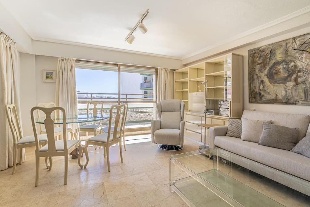 Luxury Beachfront Penthouse In Marbella: Seaviews Apartamento