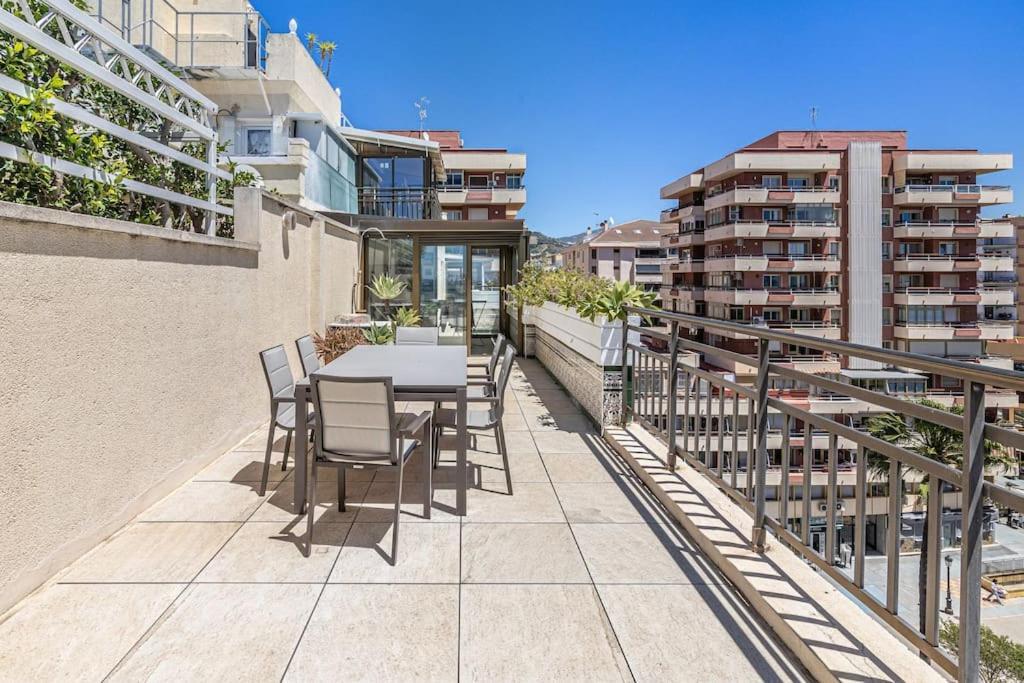 Luxury Beachfront Penthouse In Marbella: Seaviews Apartamento